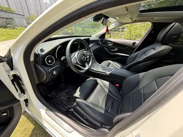 Mercedes-Benz C-Class 2020