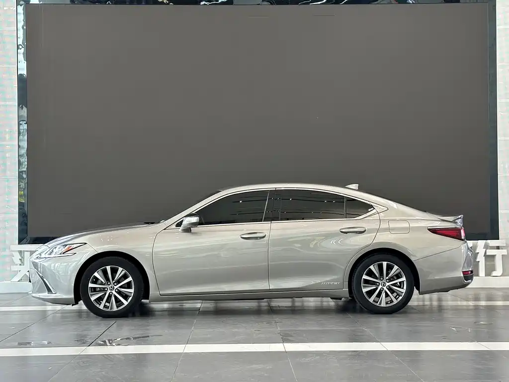 Lexus ES 2020 — фото 3