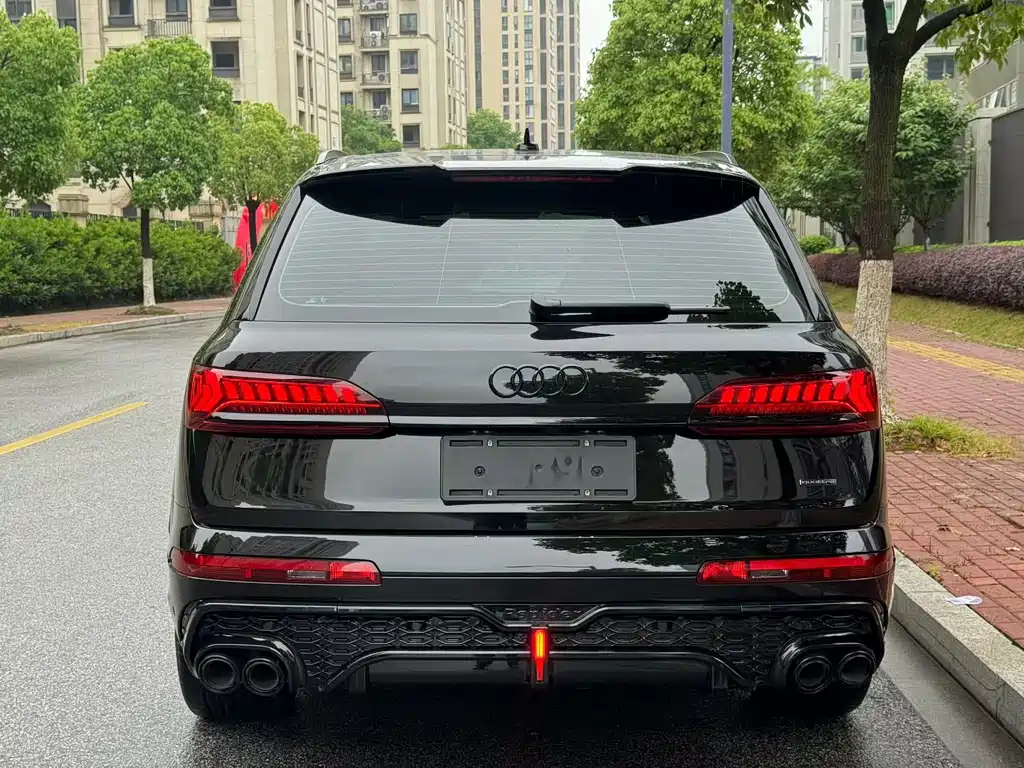 Audi Q7 2024 — фото 13