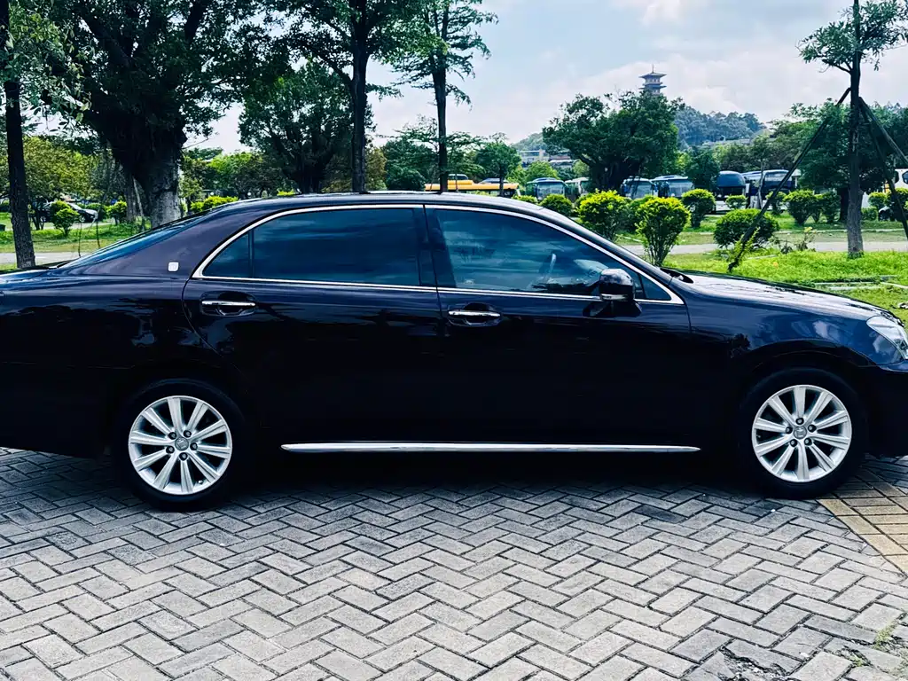 Toyota Crown 2012 — фото 22