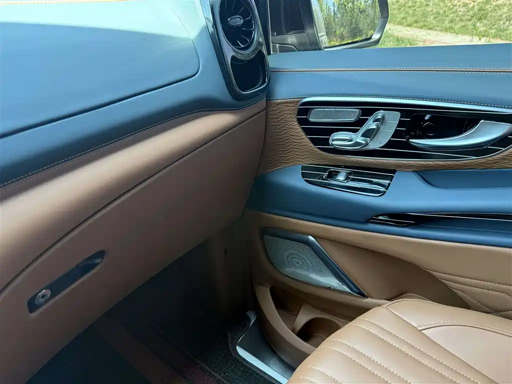 Mercedes-Benz Vito 2025 — фото 10