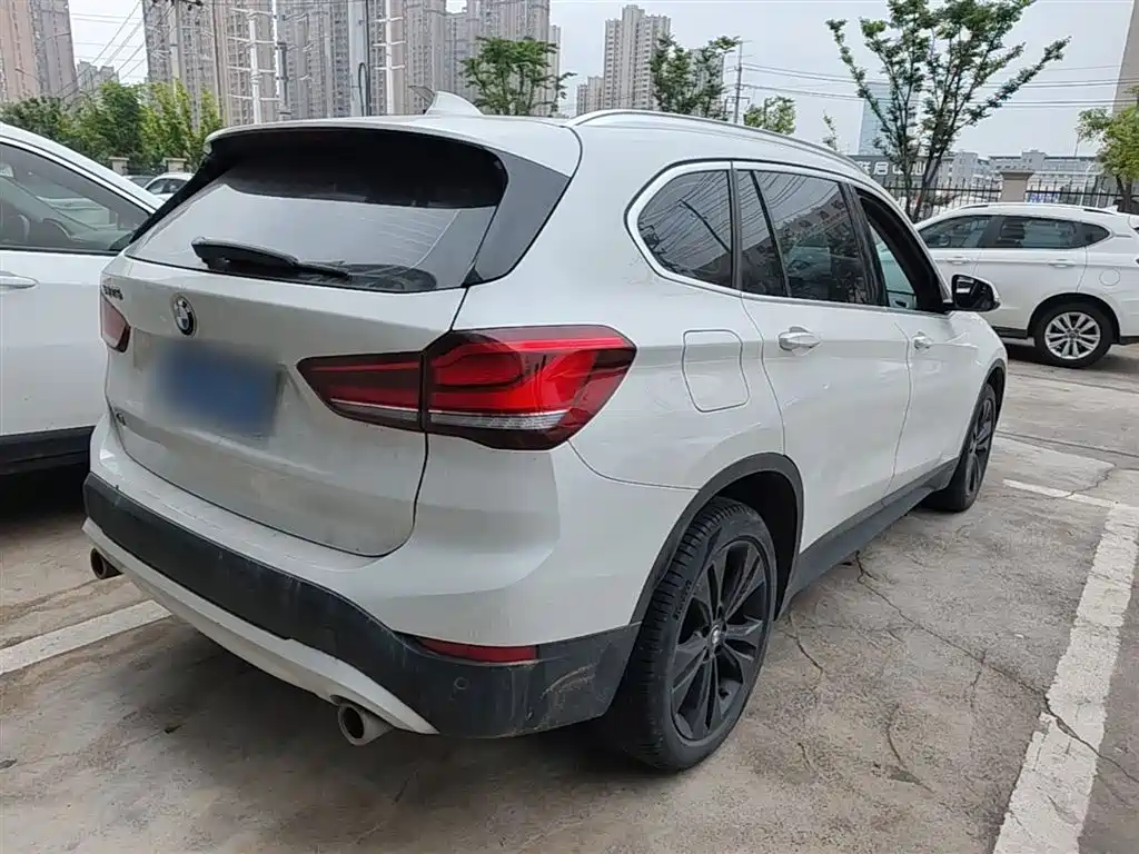 BMW X1 2022 — фото 7