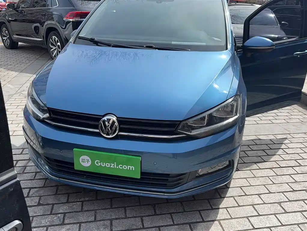 Volkswagen Touran 2018 — фото 10