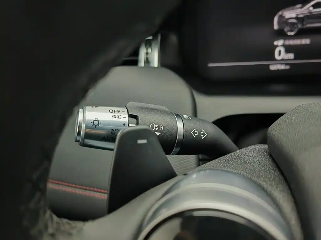 Land Rover Discovery Sport Hybrid 2021 — фото 21