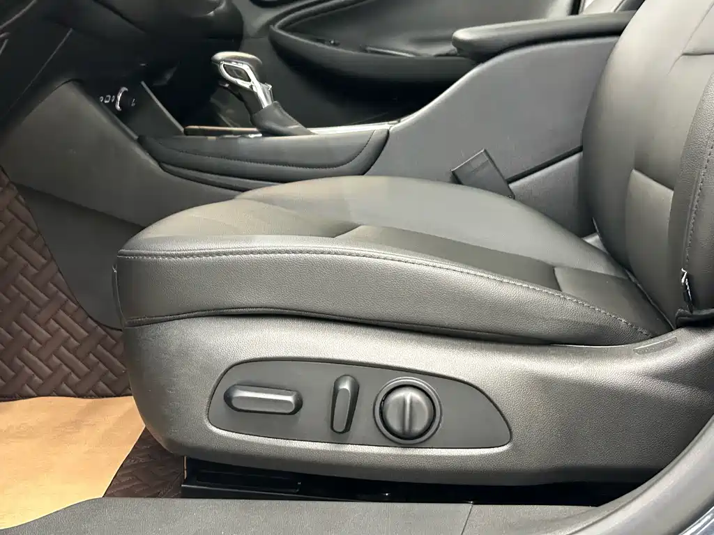 Chevrolet Malibu XL 2022 — фото 12