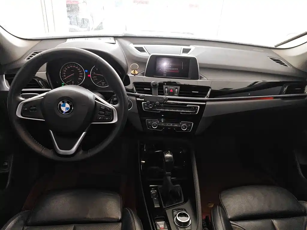 BMW X1 2016 — фото 10