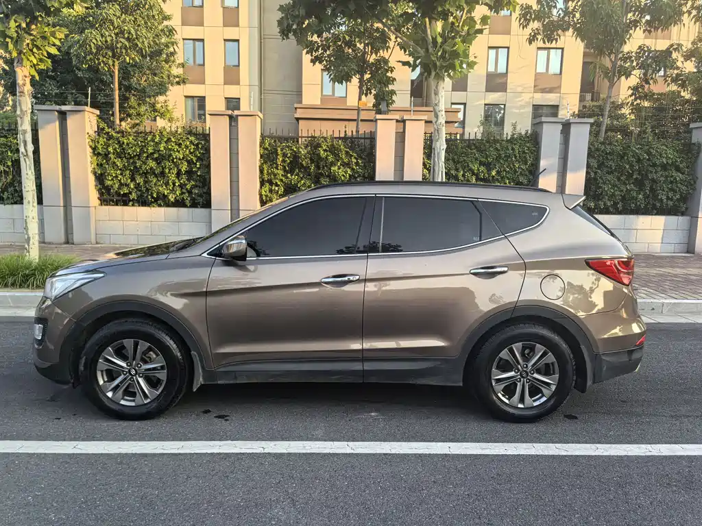 Hyundai Santa Fe 2015 — фото 8