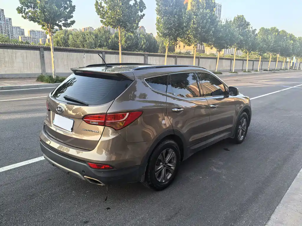 Hyundai Santa Fe 2015 — фото 15