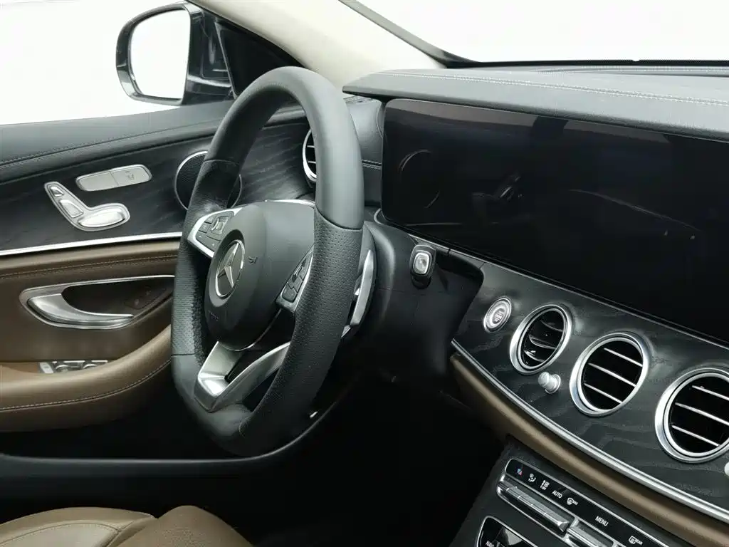 Mercedes-Benz E-Class 2018 — фото 22
