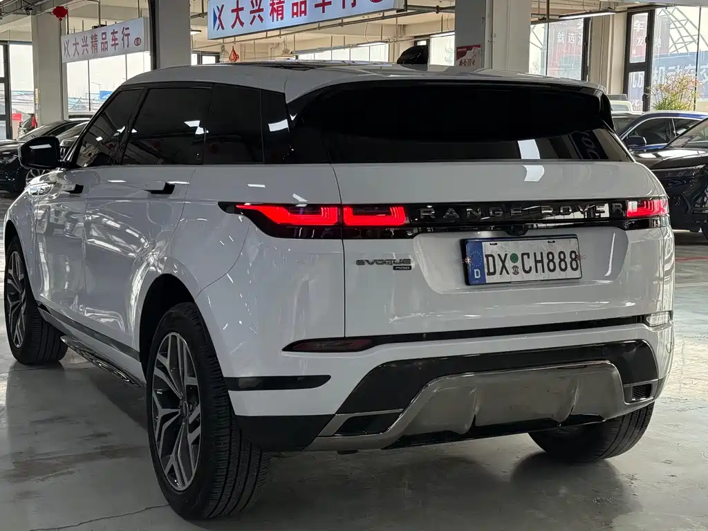 Land Rover Evoque 2023 — фото 7