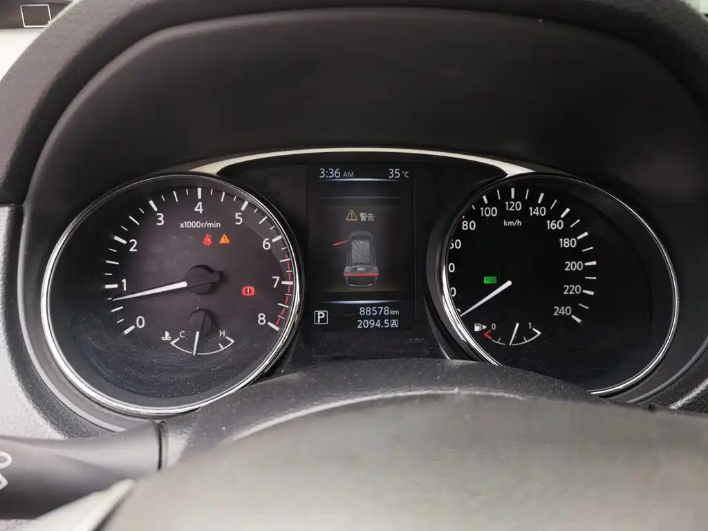 Nissan X-Trail 2015 — фото 12