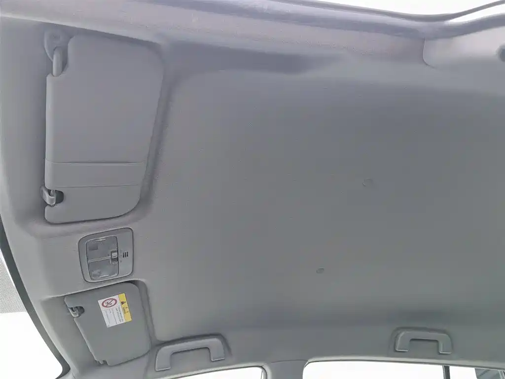 Toyota Yaris L 2018 — фото 14