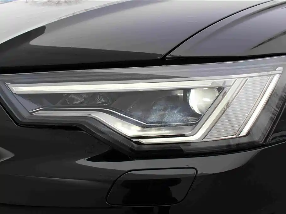 Audi A6L 2023 — фото 14