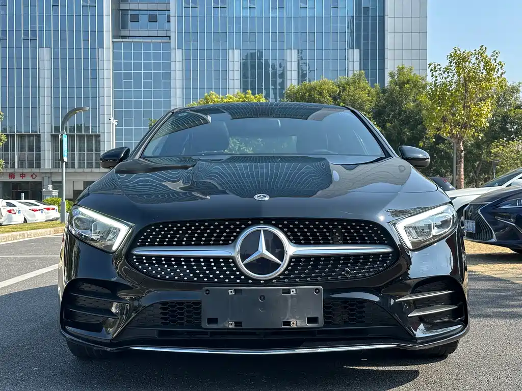 Mercedes-Benz A-Class 2023 — фото 2