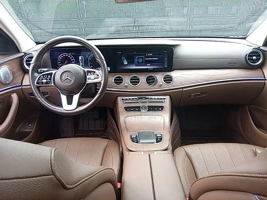 Mercedes-Benz E-Class 2020 — фото 10