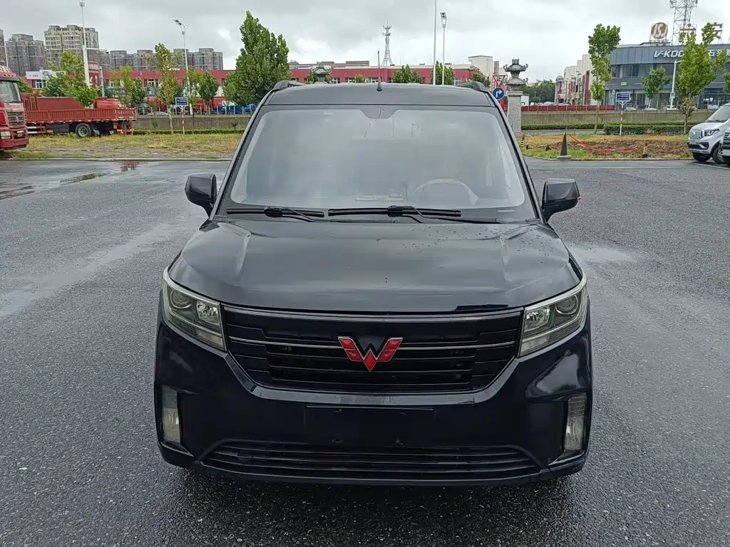 Wuling Hongguang PLUS 2019 — фото 2