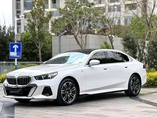 BMW 5 Series 2024