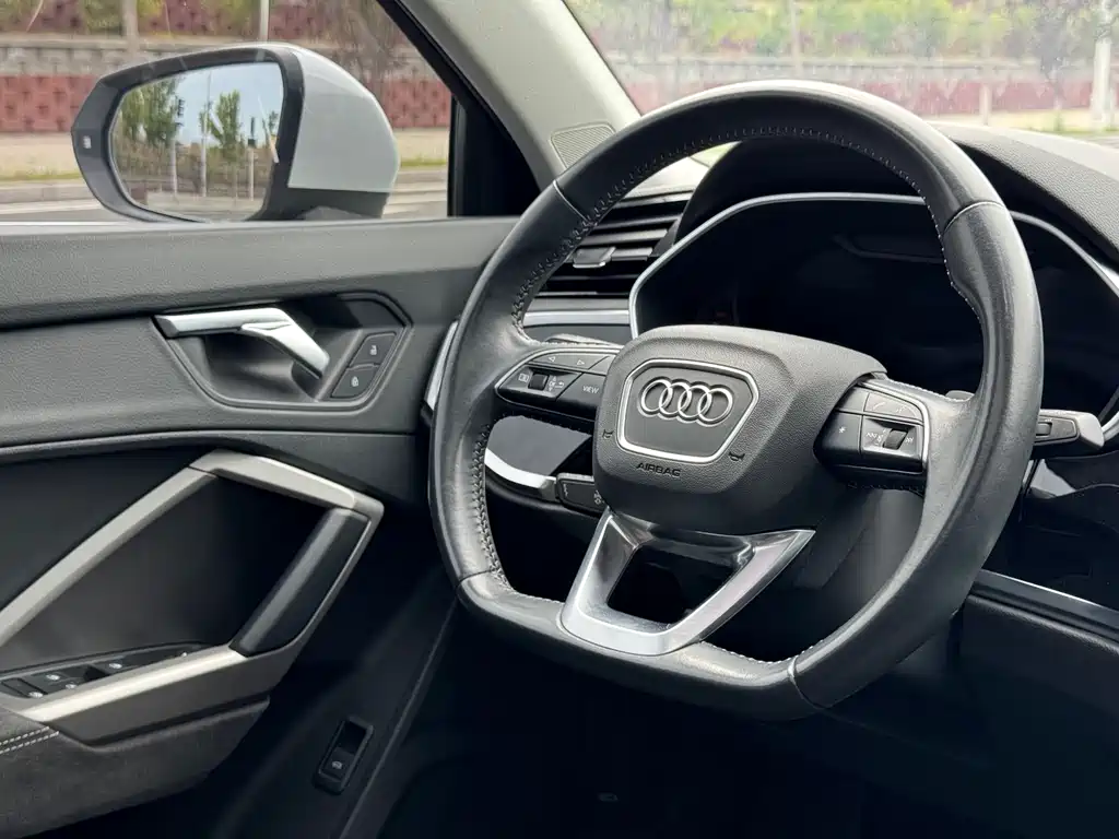 Audi Q3 2022 — фото 15