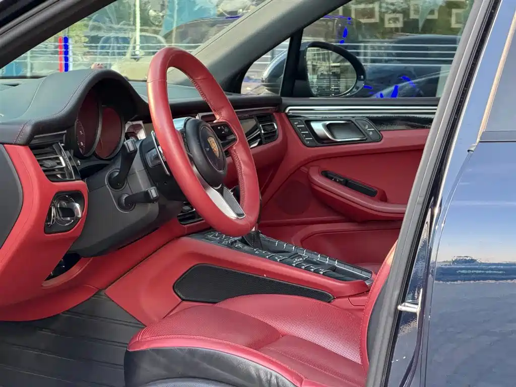 Porsche Macan 2020 — фото 17