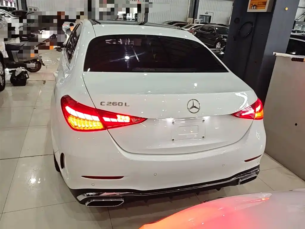 Mercedes-Benz C-Class 2023 — фото 4