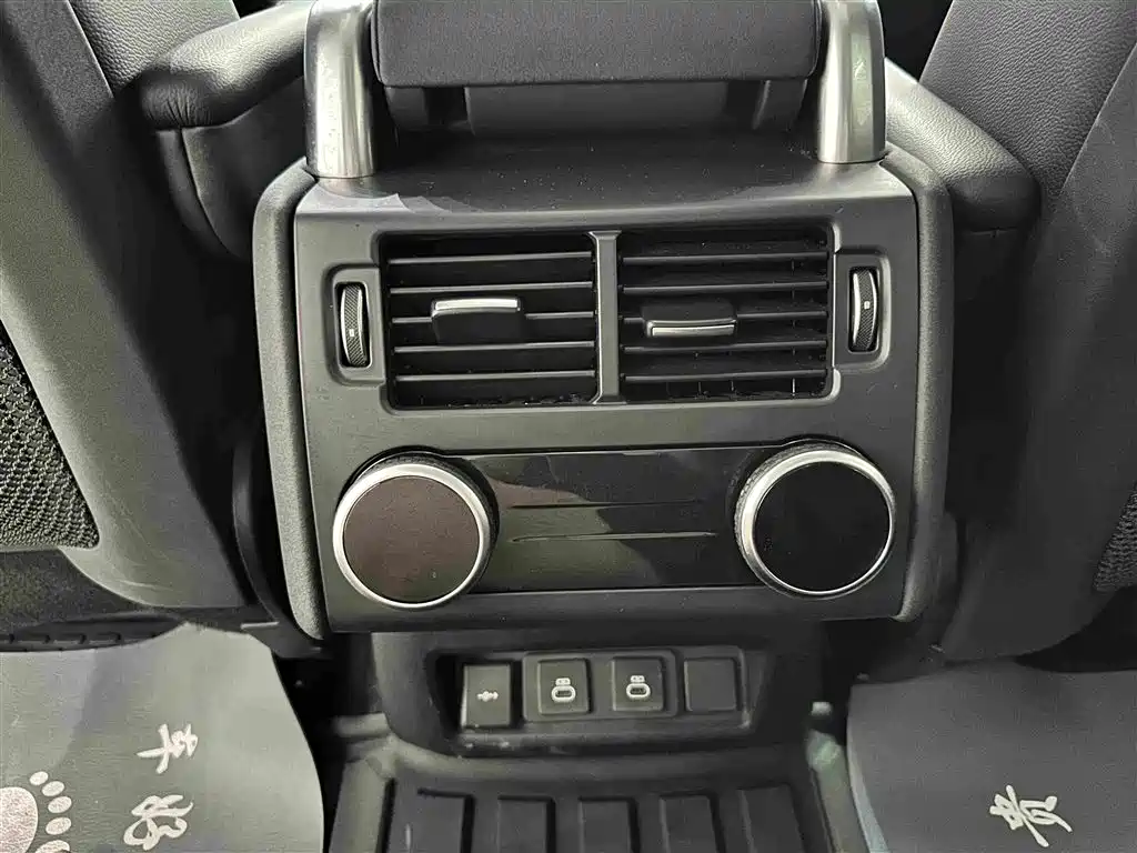 Land Rover Discovery 2024 — фото 19