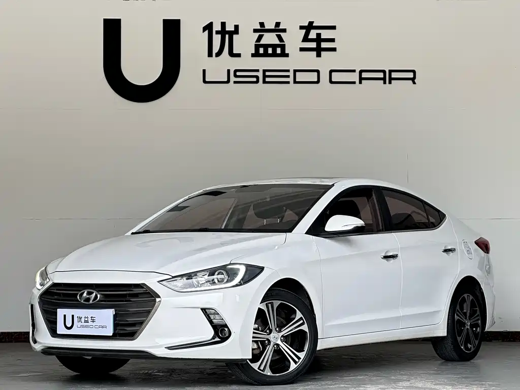 Hyundai Elantra 2019 — фото 1