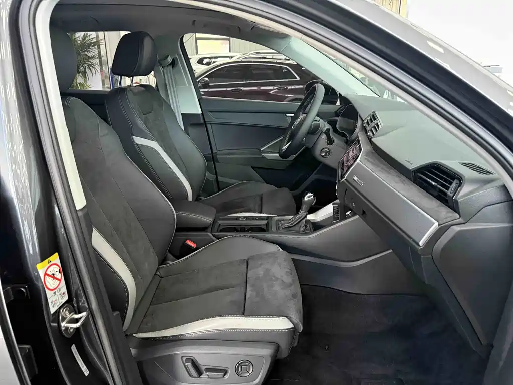 Audi Q3 2022 — фото 10