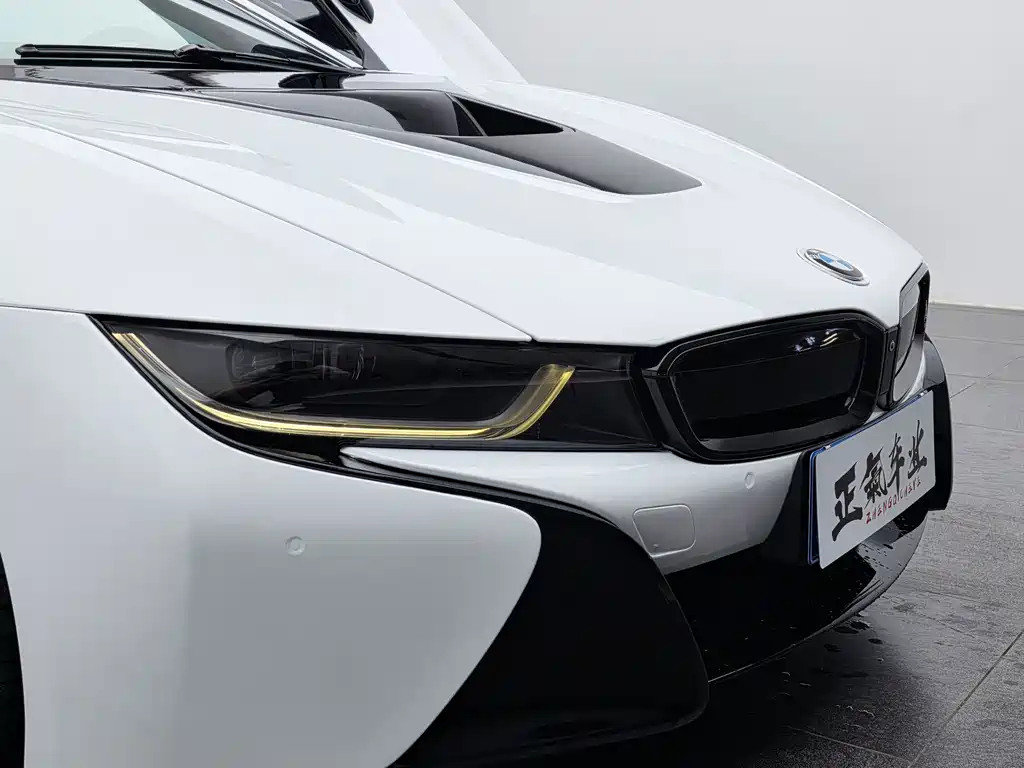 BMW i8 2017 — фото 5