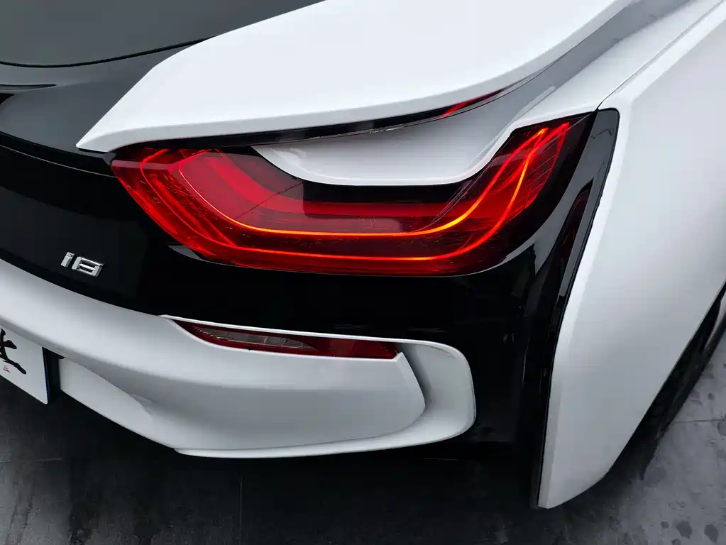 BMW i8 2017 — фото 18