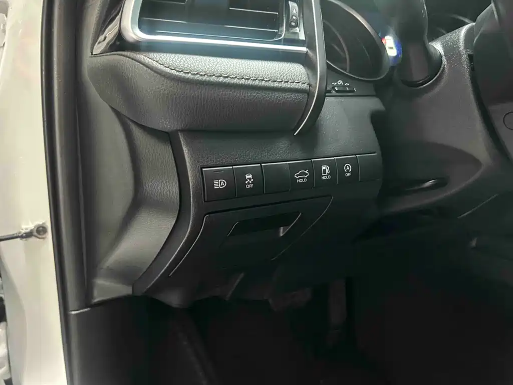 Toyota Camry 2022 — фото 15