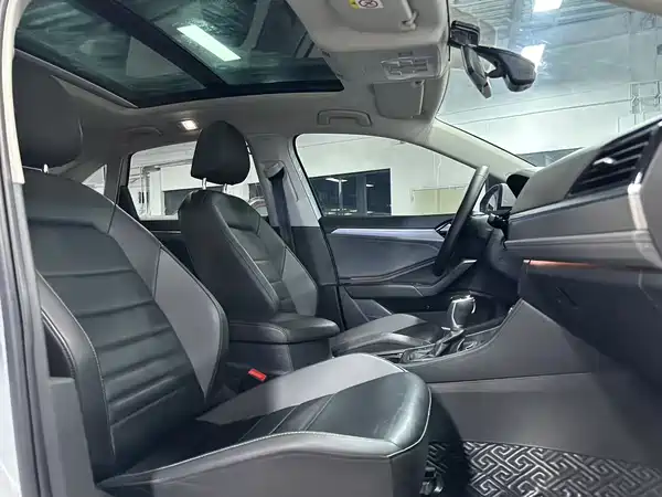 Volkswagen Sagitar 2020