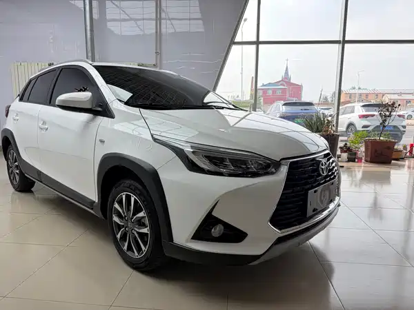 Toyota Yaris L 2022