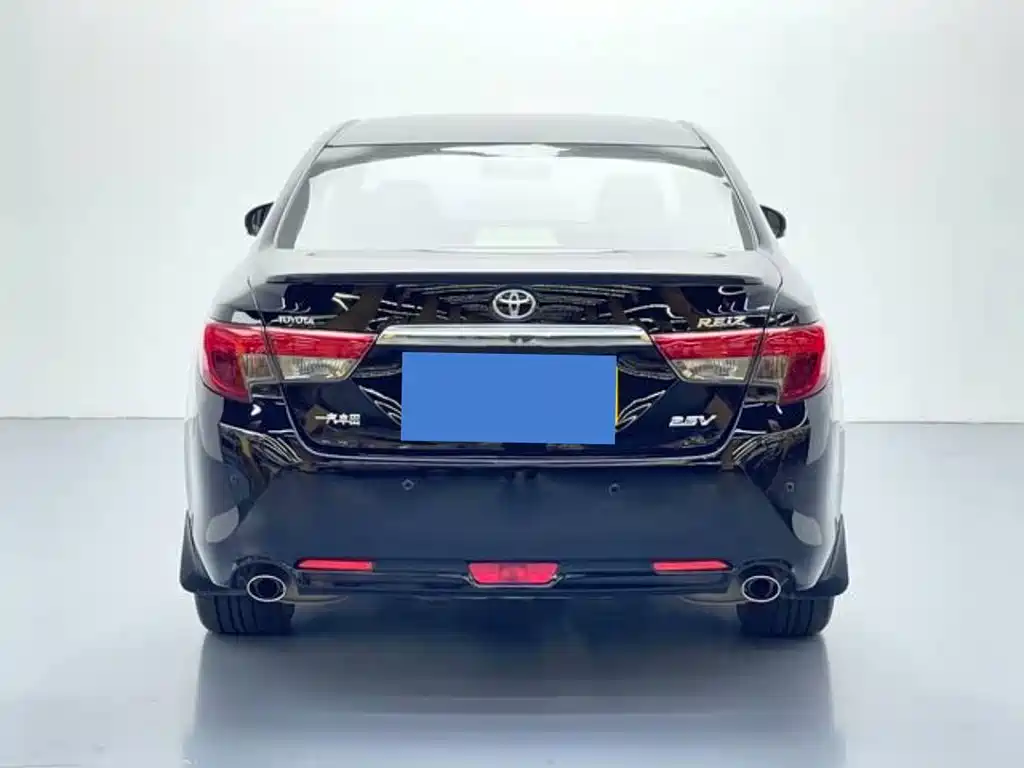 Toyota Reiz 2015 — фото 5