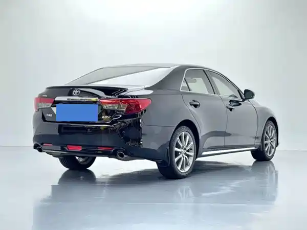 Toyota Reiz 2015