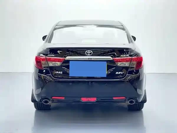 Toyota Reiz 2015