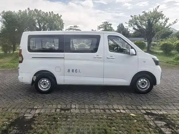 Changan Ruixing EM60 2025