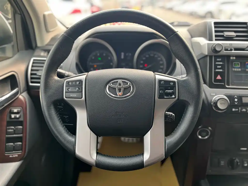 Toyota Prado 2014 — фото 21