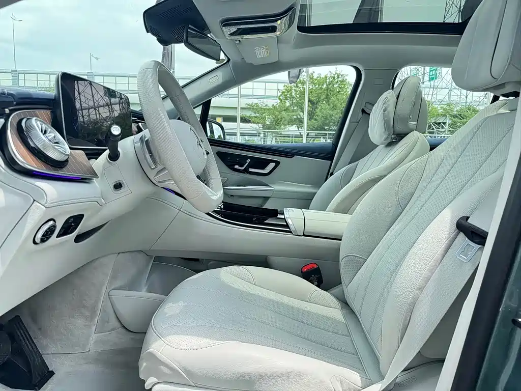 Mercedes-Benz EQE SUV 2025 — фото 11