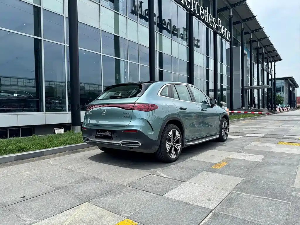 Mercedes-Benz EQE SUV 2025 — фото 16
