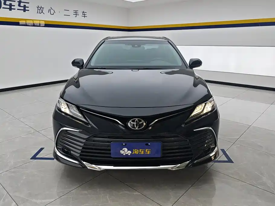 Toyota Camry 2024 — фото 2