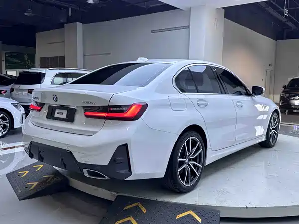 BMW 3 Series 2023