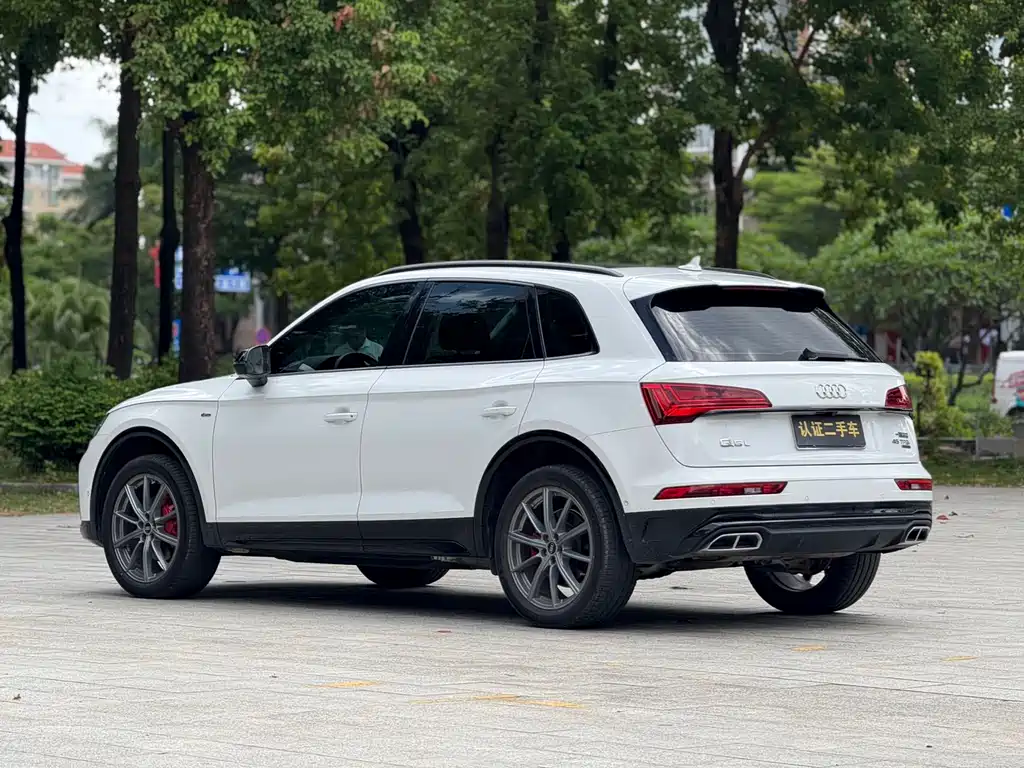 Audi Q5L 2022 — фото 18