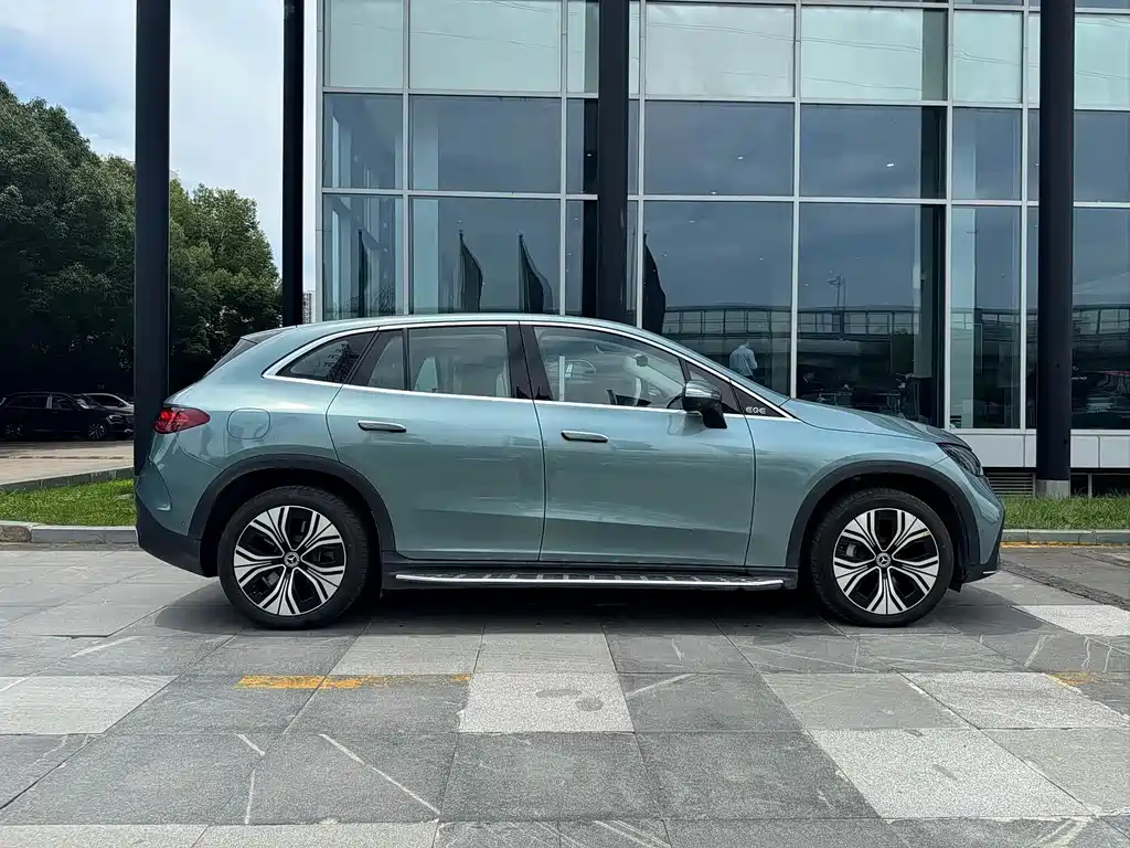 Mercedes-Benz EQE SUV 2025 — фото 4