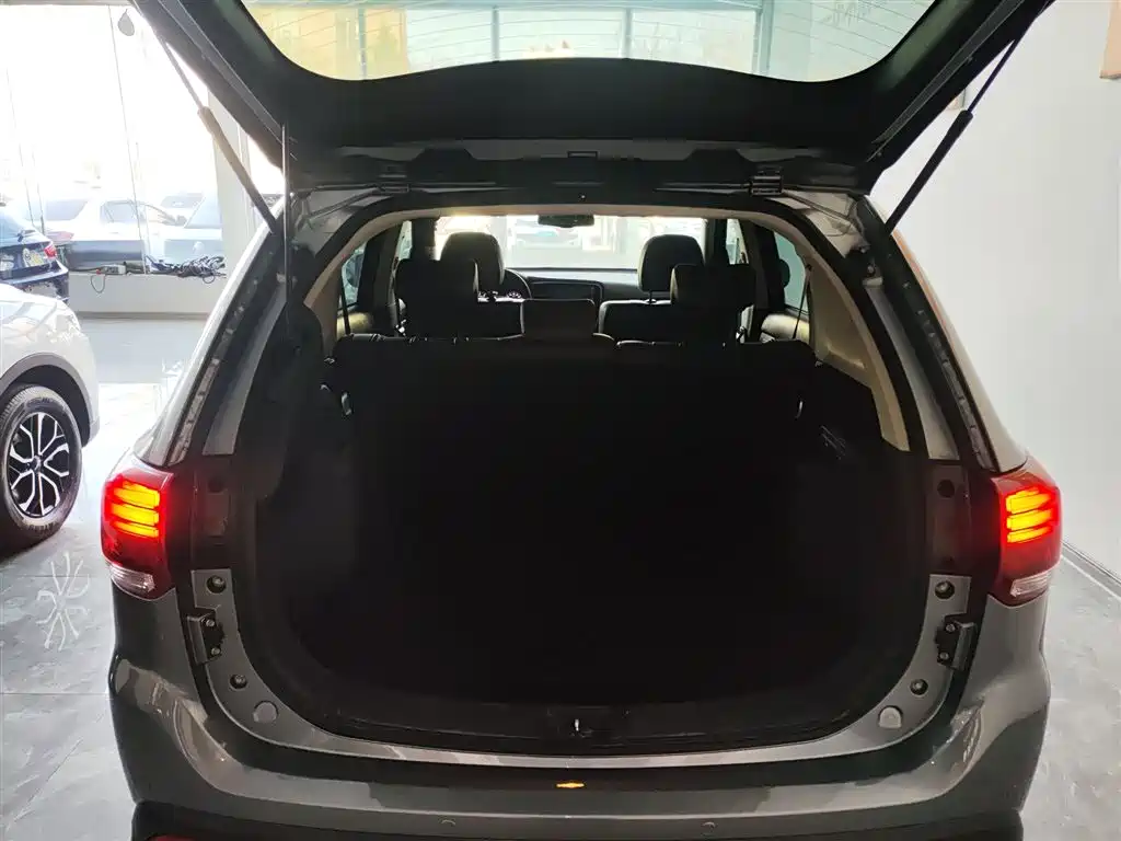 Mitsubishi Outlander 2016 — фото 19