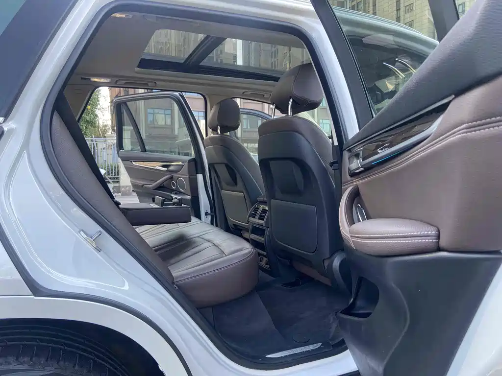 BMW X5 2018 — фото 18