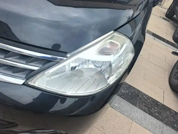 Nissan Tiida 2011