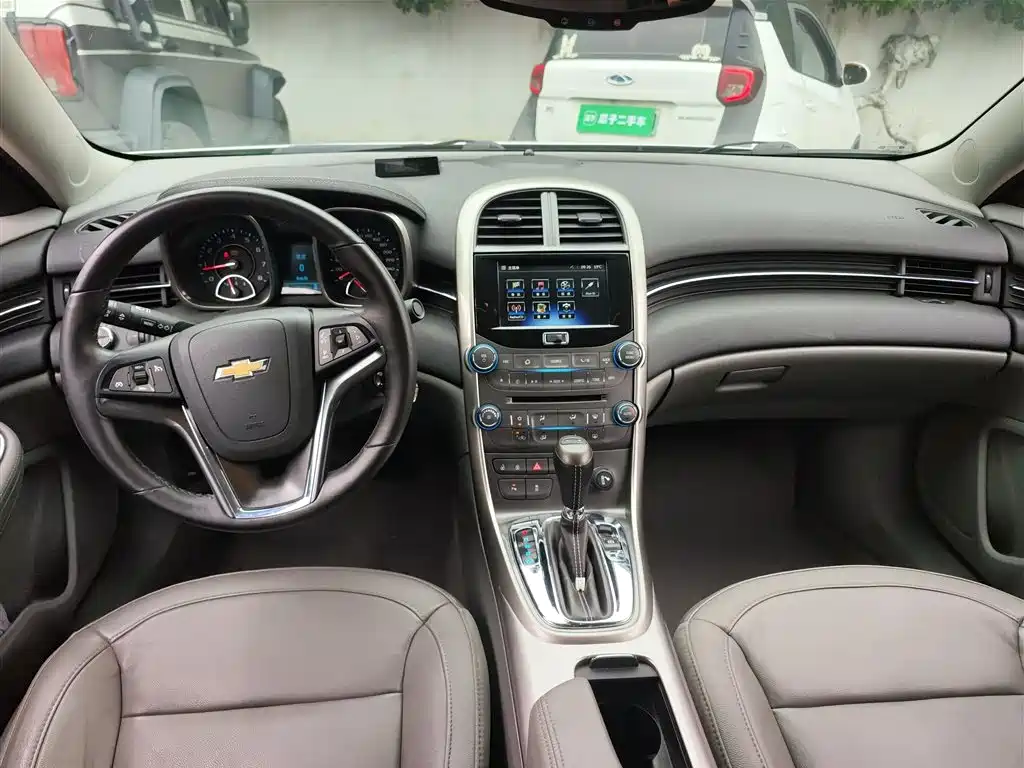 Chevrolet Malibu 2016 — фото 10