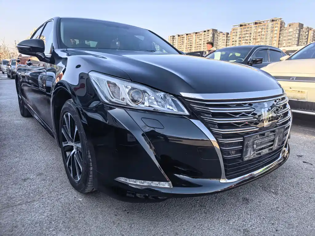 Toyota Crown 2018 — фото 16