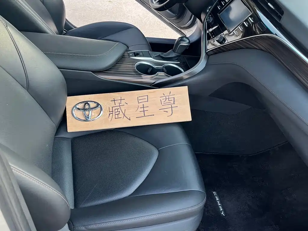 Toyota Camry 2019 — фото 18