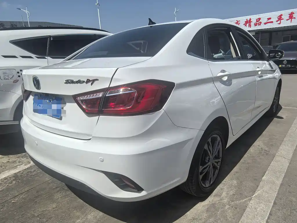 Changan Eado DT 2020 — фото 4